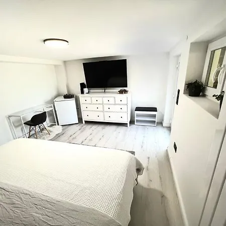 Apartment 2 Mit Gemutlichen Kingsizebett Und 58'tv